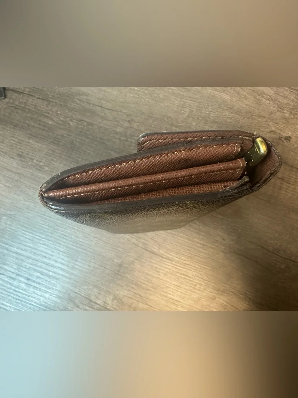 Louis Vuitton Monogram Sarah Wallet - Picture 4 of 13